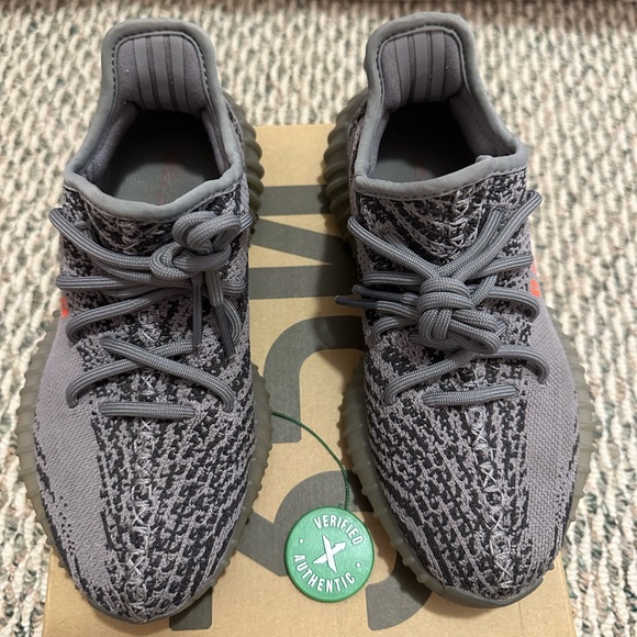 Yeezy 350 v2 grey size 4 - Picture 3 of 7